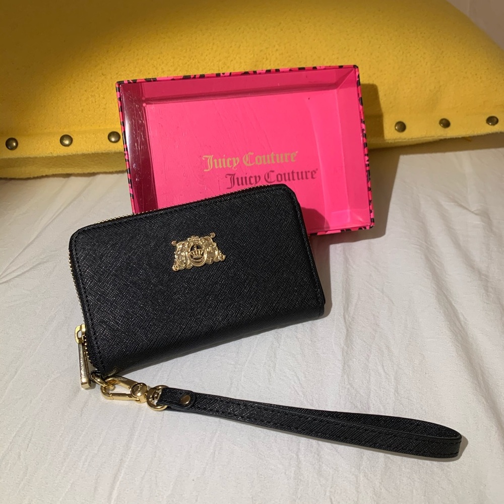 Juicy couture black wristlet
